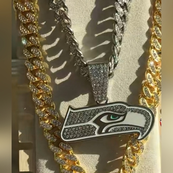 Seattle Seahawks Iced Bling Chain Necklace Choose Color Other Teams Available